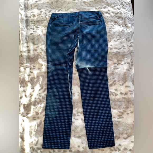 Old Navy Pixie Skinny Pant - Picture 4 of 4